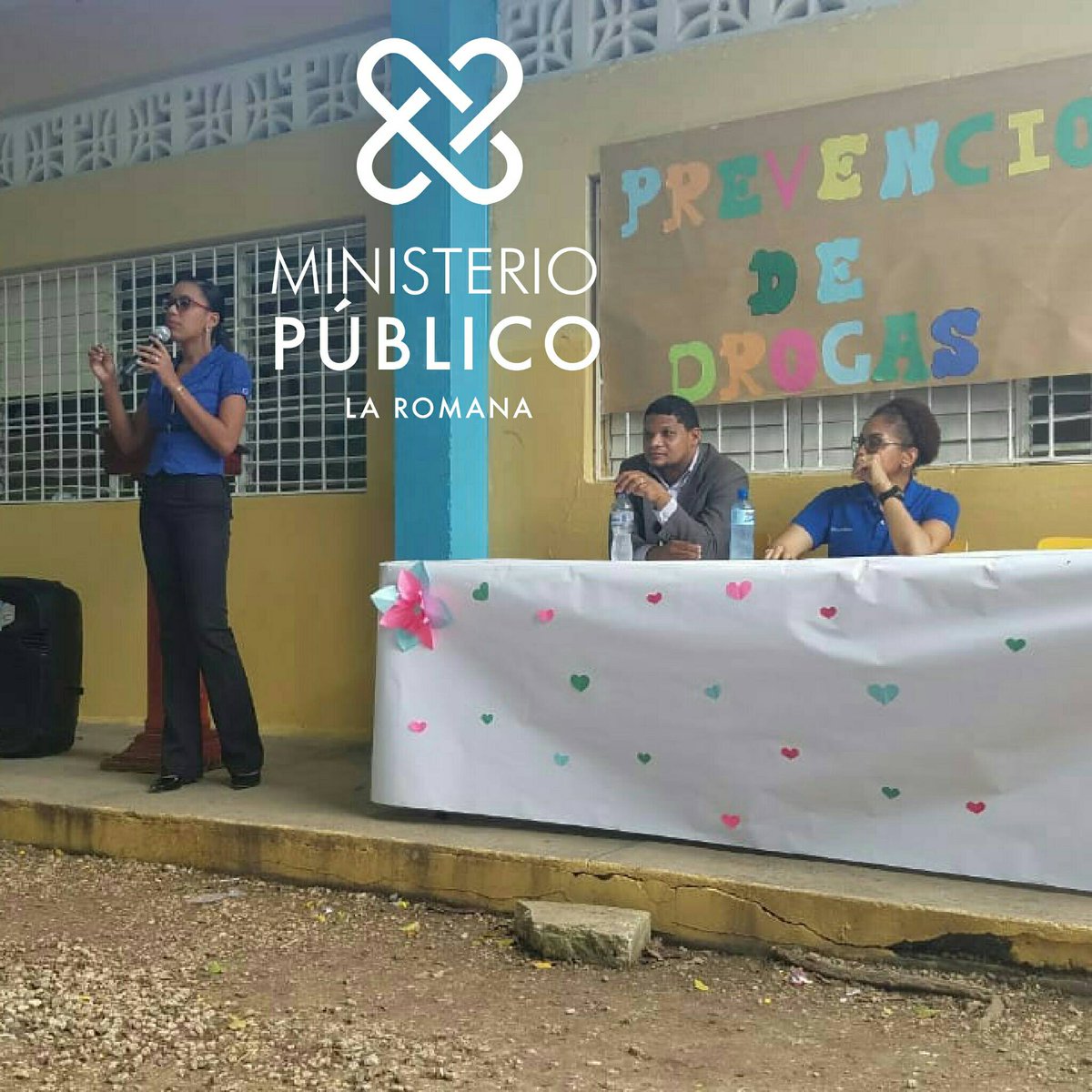 fiscalialr's tweet photo. Ministerio Público de la Romana imparte charla sobre Las Drogas a los estudiantes de la Escuela Pública Francisco Del Rosario Sanchez. https://t.co/sbV07eLh9V