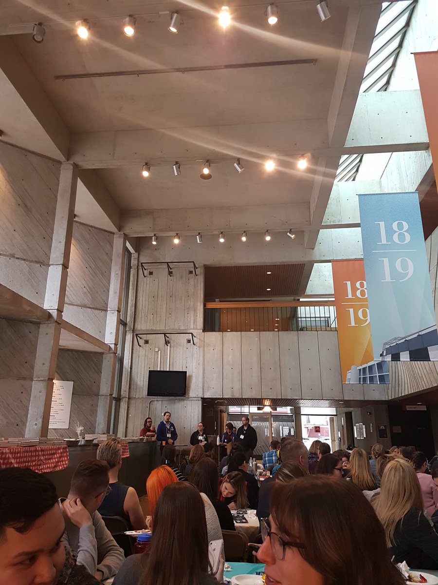 DzrDna's tweet photo. Enjoying #MTSPDDay2018 with #MDEA at @MTCwinnipeg !🙀#TecVoc #WinnipegSD 👩🏻‍🏫🎭 https://t.co/EsQLqijafJ