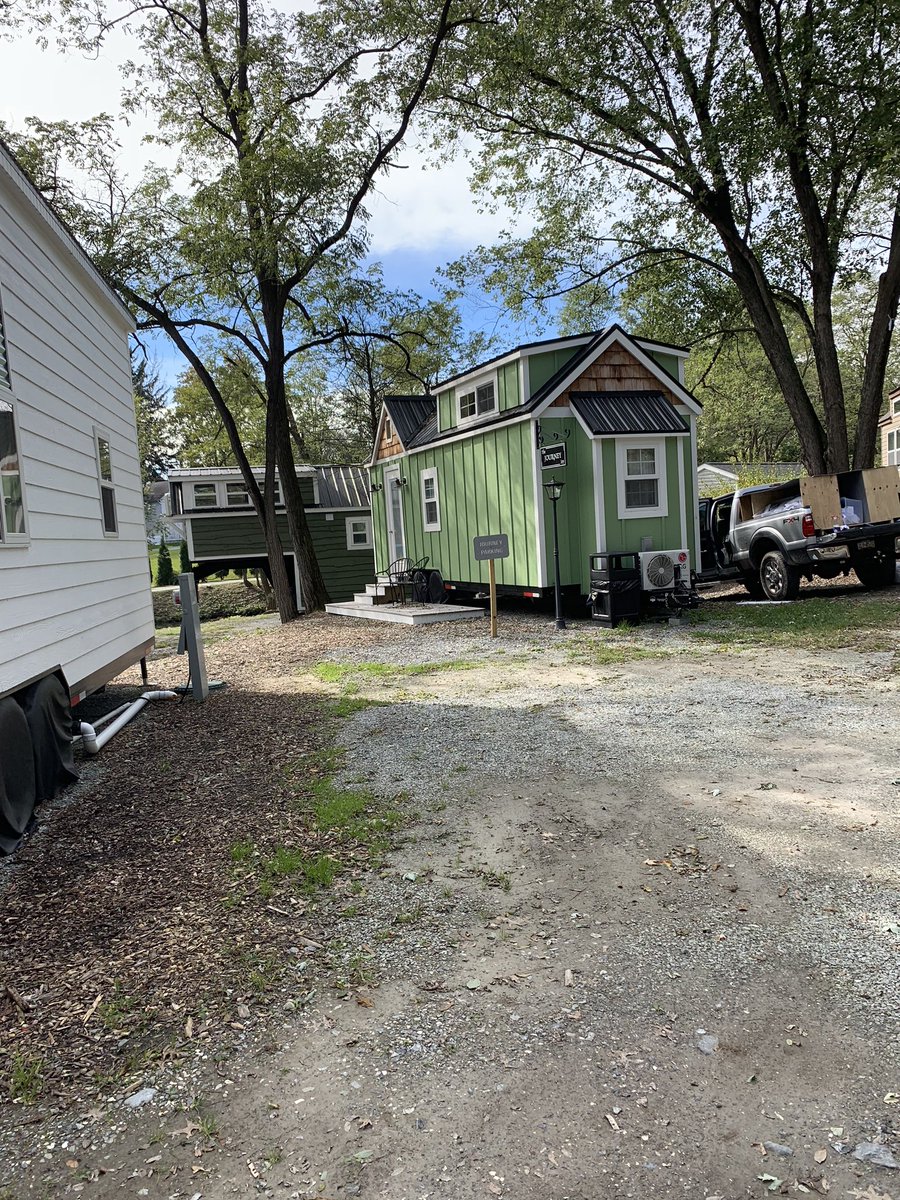 AndersonKayla26's tweet photo. Had a blast @TinyEstates today with my FYS. I hope I get the chance to stay in one for the weekend! #ocle #etownsimplified https://t.co/X3R9xcXLw9