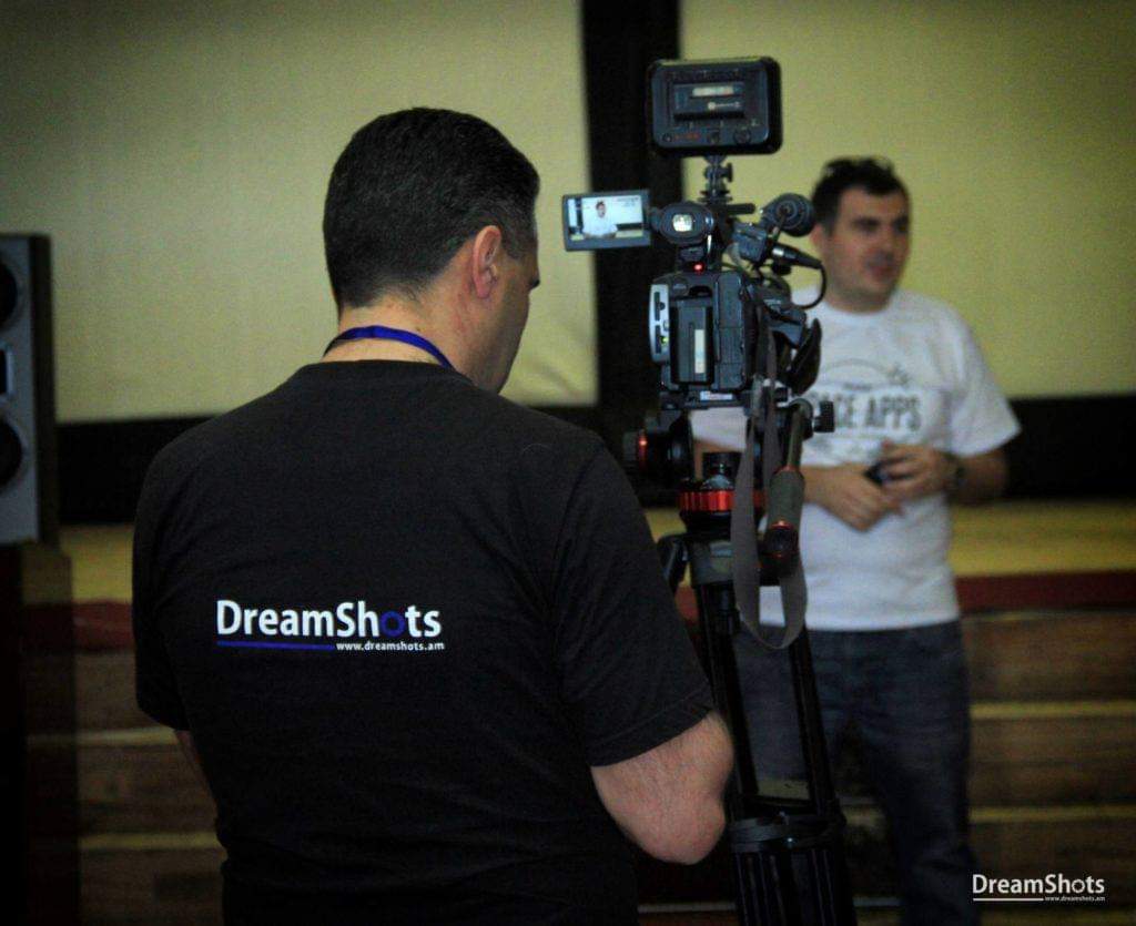 SpaceAppsARM's tweet photo. DreamShots AM-ի թիմը արդեն 3-րդ տարին է մեզ հետ է, և հանդիսանում է մրցույթի Ֆոտո և Վիդեո հովանավորը։
Այս տարի մեզ սպասվում է յուրահատուկ ֆոտո սեսիա։ 
#SpaceAppsArm #SpaceApps #NASA #DreamShots https://t.co/0zfAwS7xop