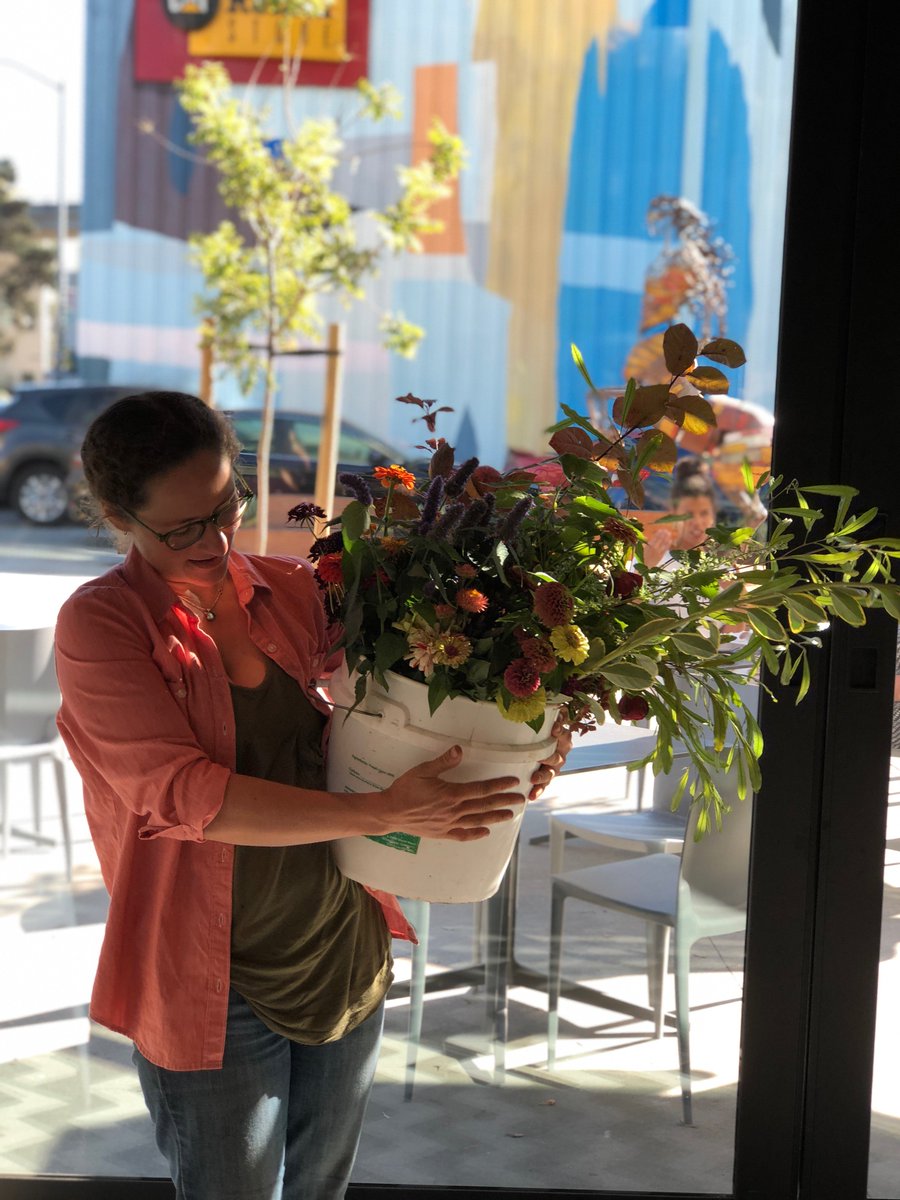 NOON Meeting: If you think this flowery farm drop is gorgeous, wait until you see what’s on your plate.  #swoonfornoon #knowyourfarmer