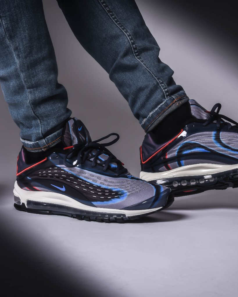 air max deluxe on feet