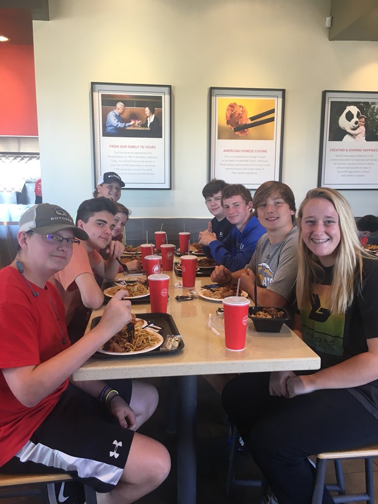 mchsbotcats's tweet photo. Shoutout to Panda Express for feeding us lunch! #Thanks2BESTrobotics #currentevents @msbestrobotics https://t.co/Zl12veck7V