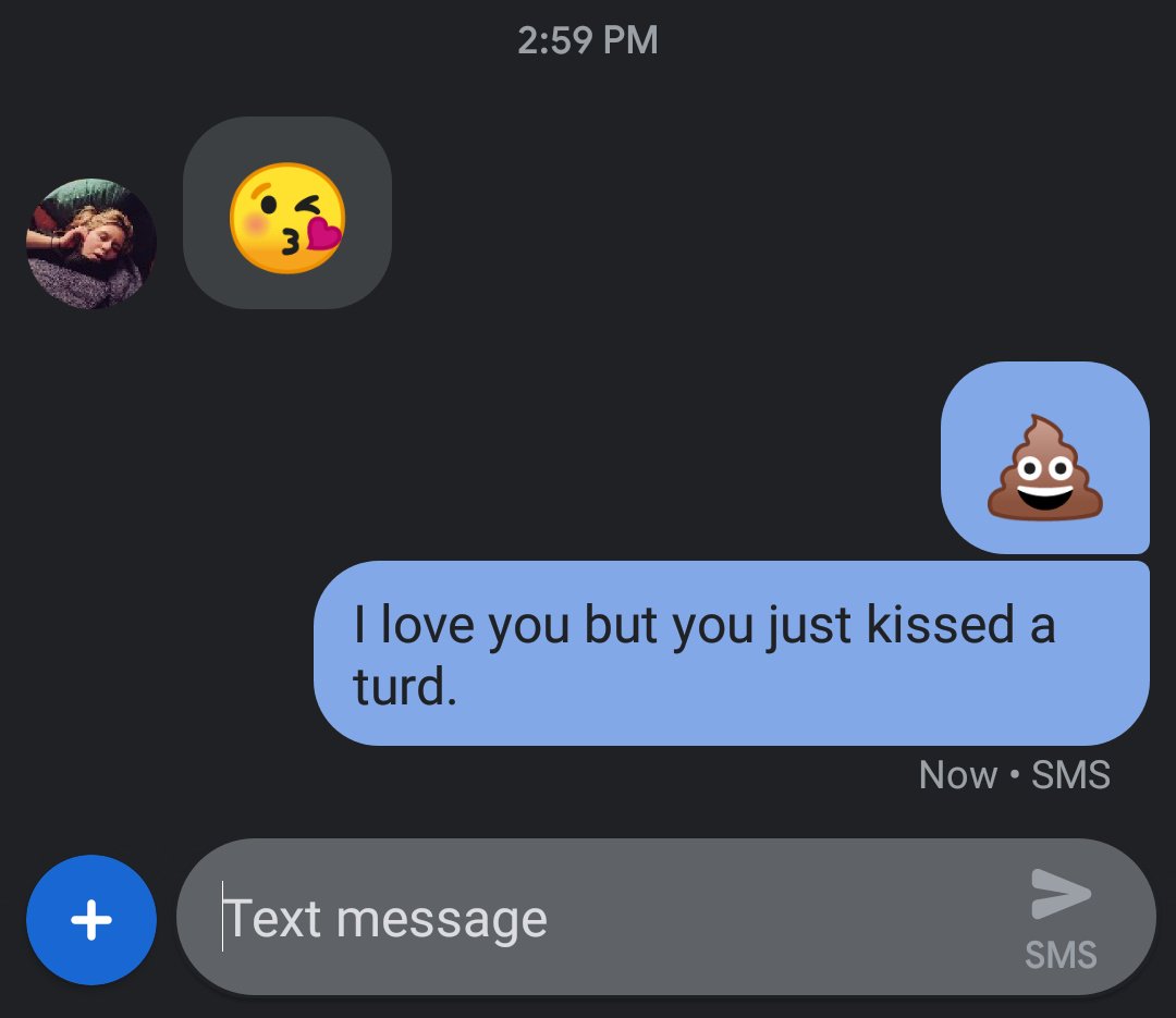 danfinitygg's tweet photo. On a break from work for lunch, just ate a pretzel hot dog, and got a text from the lady. #hottext https://t.co/zQXmkmCaaS