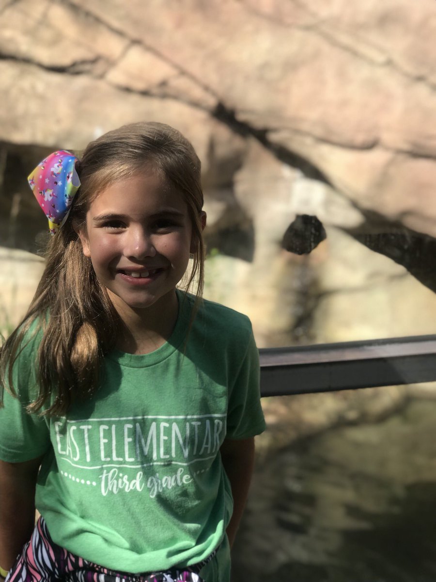 acp21680's tweet image. Hallie found her animal she researched. The North American River Otter! We have had a great day together! #specialeclass