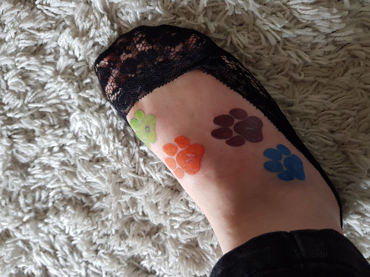 fifibb92's tweet image. Love them or hate them. A #tattoo is just my way of healing a broken heart when another #gooddog makes their way over the #rainbowbridge @Dogs_Today @AllDogsMatter @BestOfTattoo something cute and simple for their memory. So much #love