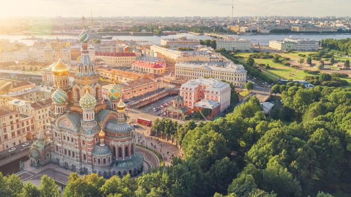 ST_Travel's tweet photo. .@jonholmes1 catches the Russian budget airline @flypobeda’s inaugural flight from Stansted to St Petersburg. The price? £31... https://t.co/nDj6VcCtbP https://t.co/iJxNopzdzz
