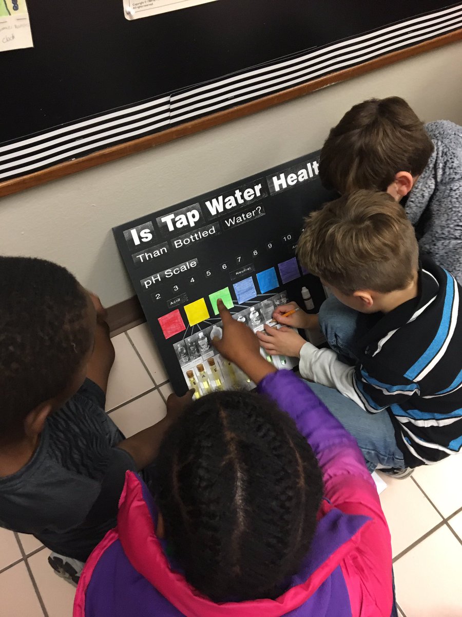 KA_Knights's tweet photo. 3rd Grade Knights showing off their Science Fair projects! Great work, Knights! @BreannaMolix https://t.co/7dxwX7tD5F