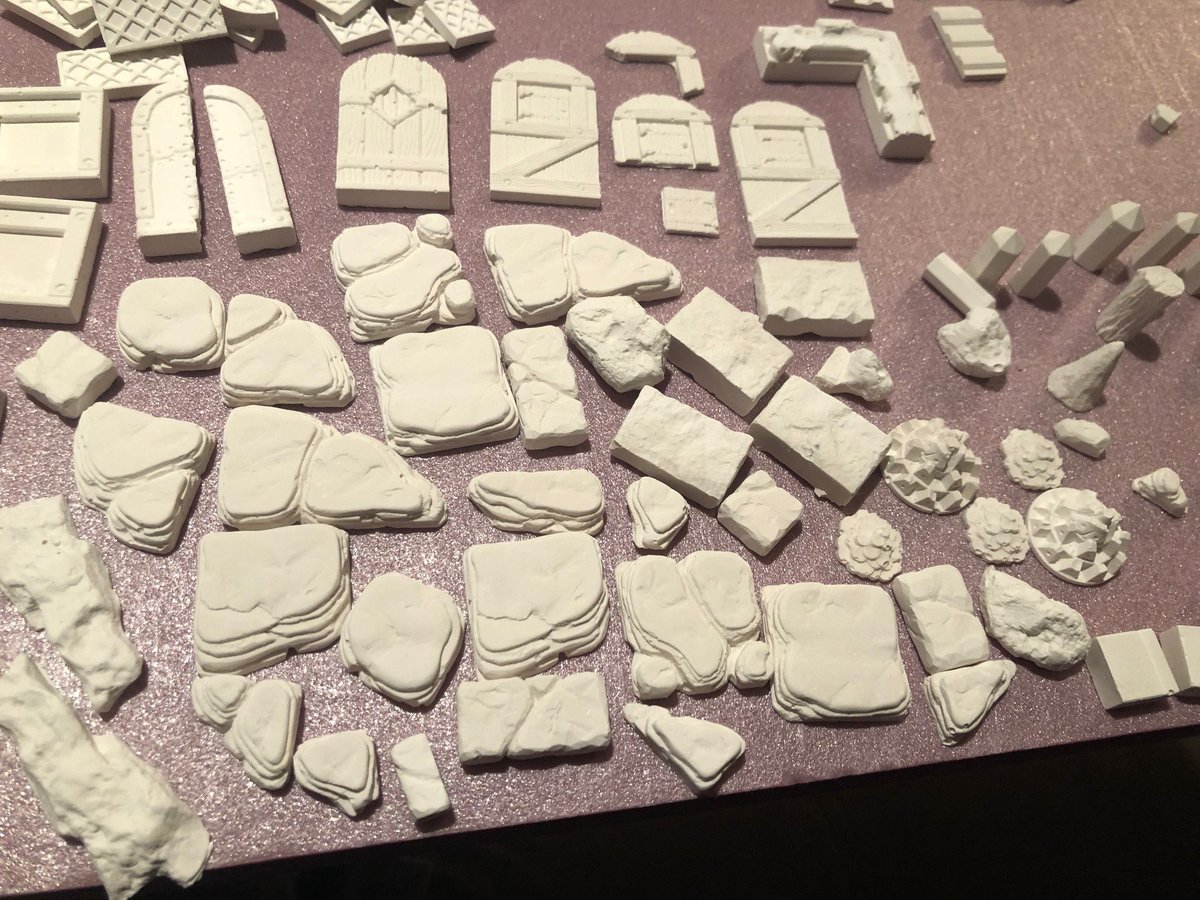 stsOxnard's tweet photo. Soooo much to paint! https://t.co/yzeTpranjs