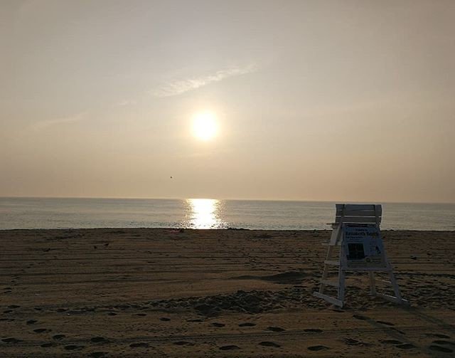 Reposting @p_susina:
Sunrise in Rehoboth Beach 🌅
#rehobothbeach #postcardsfromtheworld #natgeoyourshot #goodtimes #stayandwander #natgeotravelpic #wanderlust #traveldiaries #traveling #natgeotravel #travelphotography  #beautifulplaces #scenery #meicapicture #awesomepix #natgeo