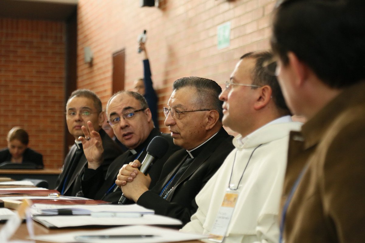 ruccolombia's tweet photo. Monseñor Óscar Urbina, Presidente de la @episcopadocol, manifestó en @ruccolombia: "Las universidades son una fuerza muy grande en la preparación de los futuros profesionales, en manos de quienes va a estar un nuevo país, justo y en paz, para ello, es fundamental articularnos". https://t.co/jX4qoRQ9fn