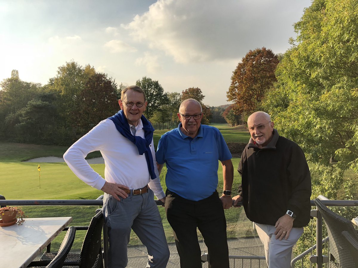 De beste drie teams van de businesstour 2018 speelden vandaag op uitnodiging van de Herkenbosche een finale wedstrijd op golfbaan Brunssummerheide om te bepalen wie de kampioen van dit jaar zou worden. Het werd een spannende finale met het team van Geelen Beton als winnaar!!