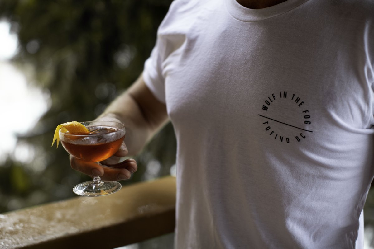 wolfinthefog's tweet photo. Yummy cocktails + Fresh merch -- get yours now! 🍸🍹👕
#wolfinthefog #wolfdrinks #tofino https://t.co/ghAifpmdKV