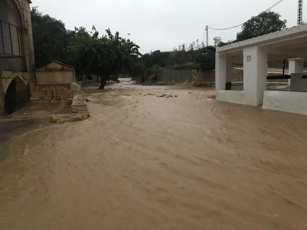 246 litres a #Traiguera deixem imatges espectaculars i preocupants <a href="/GVA112/">Emergències 112CV</a> <a href="/AEMET_CValencia/">AEMET Comunitat Valenciana</a> <a href="/apunt_media/">À Punt</a> @avametpred