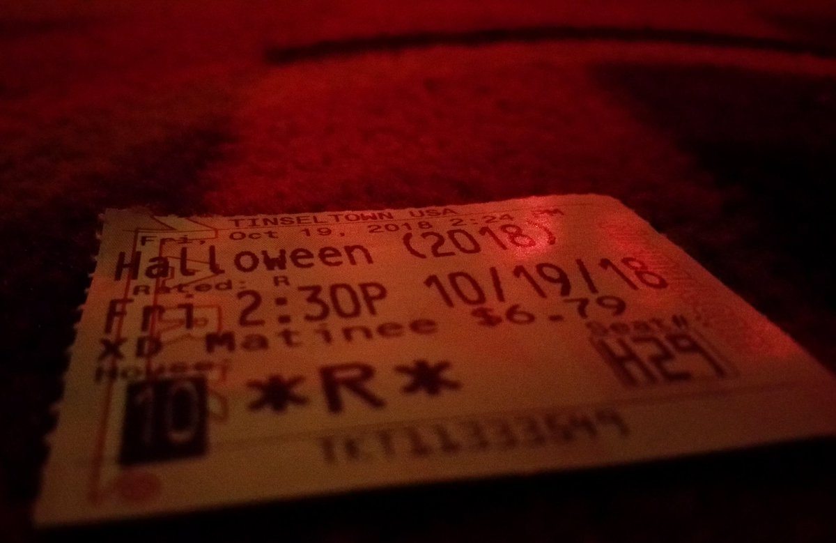 foxtailferns's tweet photo. When you love horror and are also 100 years old...#matineelife https://t.co/ReWZ9QZ6Bl