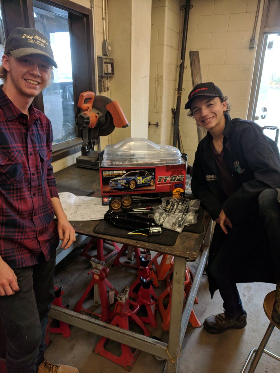TwinLakes Auto students floored by similarities between 1/10 scale RC and full size vehicles.  <a href="/idealhobbies/">Allan Deal</a> <a href="/TwinLakes_SS/">Twin Lakes Secondary</a> <a href="/SCDSB_Schools/">Simcoe County District School Board</a>