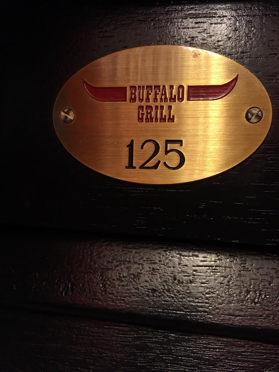 Aimi_clark's tweet photo. Not going to Pau @4EDP_Official for the first time in years. More importantly, I’m missing my annual Buffalo Grill feast 😮 #nosnailsforme #Pau2018 https://t.co/yUjXhnxpy6