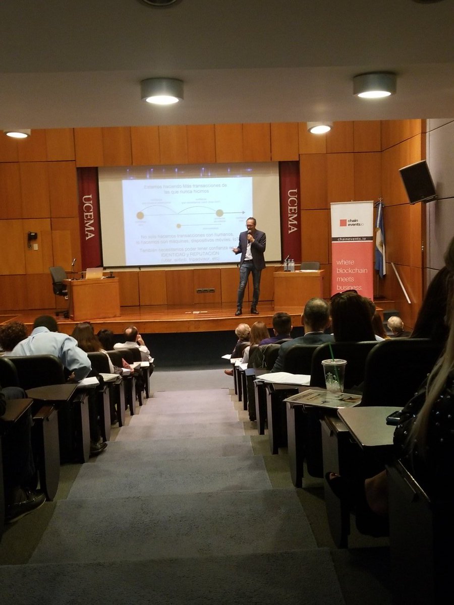 nicolassotelov's tweet photo. Ariel Scaliter de @UCEMA_edu presentando la charla introductoria sobre #Blockchain en #BusinessChainForum edicion #CapitalMarkets #Insurance #revistaEstrategas https://t.co/yB0FHJU2Y5