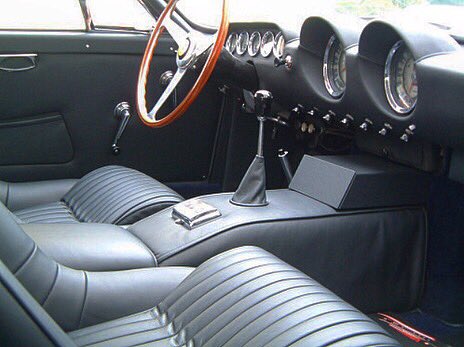 SurreyTrimming's tweet photo. Ferrari Lusso #ferrarilusso #ferrari #classicferrari #ferrariinterior #retrim #leather #carinterior https://t.co/odBLaf3tGQ