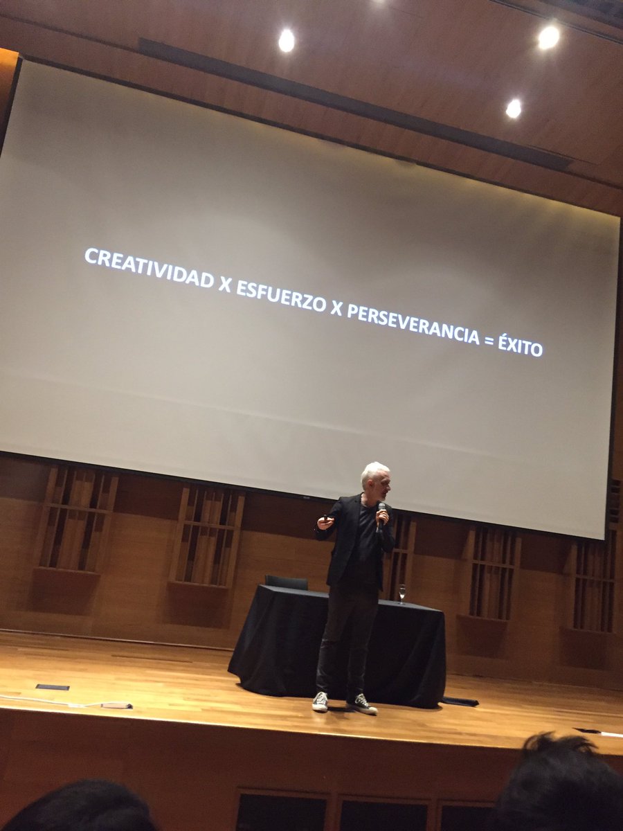 reportepub's tweet photo. Cierre de @andykusnetzoff en #MediaDay2018 y la fórmula del éxito : creatividad x esfuerzo x perseverancia https://t.co/VJTlTvG8ig