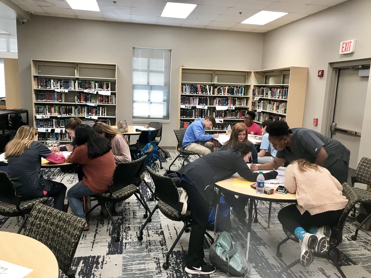 Ssmith2_MthDr's tweet photo. Solving #MatrixEquations in #AnalyticalMath! Solving Systems of Linear Equations using Matrix Algebra @NHS_theRidge! "A matrix equation, AX=B, can be solved iff det[A] ≠ 0." #TCSLearns #LinearAlgebra https://t.co/uwjAzm6X7O