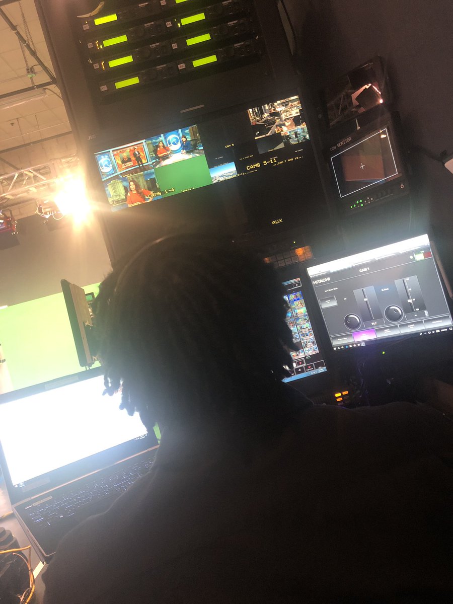 SharifTLaney's tweet photo. I’m Trynna work the cameras for one block by the end of the internship https://t.co/HeomkL8B9b