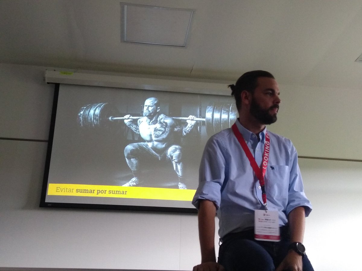 ddbourne's tweet image. &quot;Deja de obsesionarte con la táctica, obsesiónate con los objetivos&quot; @delaossaco en el #WebCongress