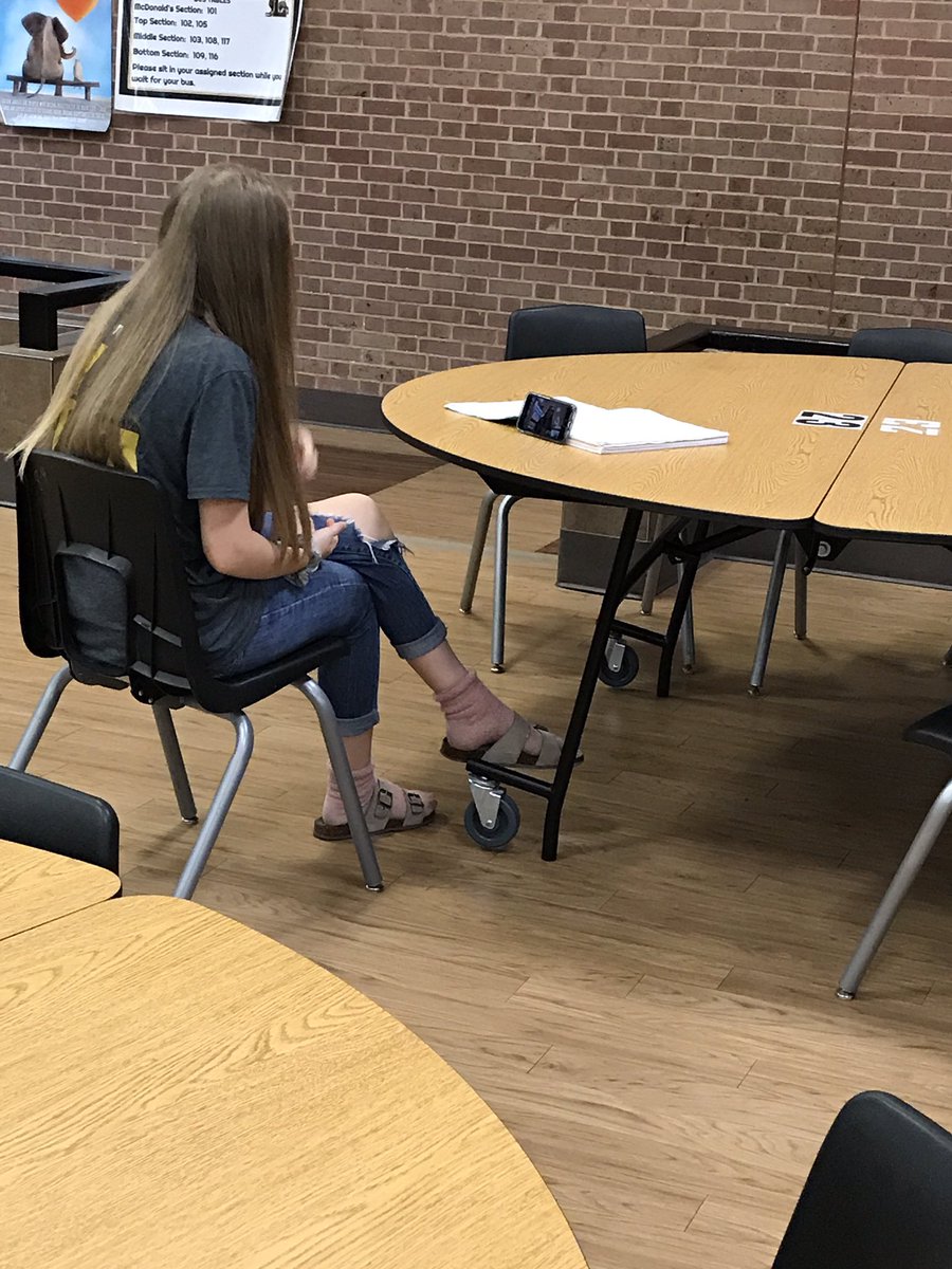 MrsLynesLV's tweet photo. We are using #FlipGrid to record our thoughts on how conflict builds character! I am so proud of these kiddos for being brave and trying something new! #CoolNewApp #TheLakeviewWay @LakeviewMS https://t.co/Y4pmHRMLrg