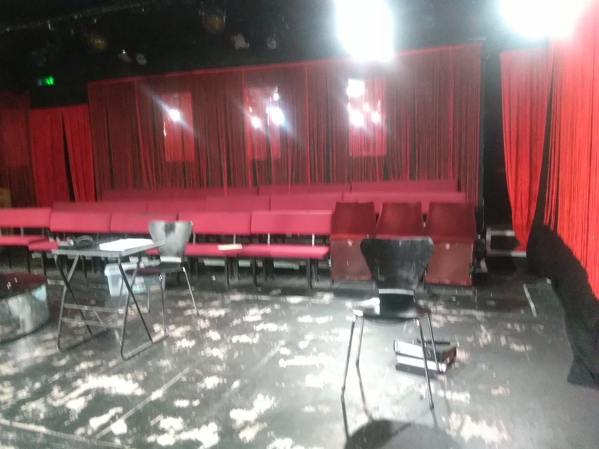 khanandsalinsky's tweet photo. Rehearsals today with @IAmPippaEvans the never tweeted @tomsalinsky and @turlygod hurrah!!! @KingsHeadThtr.. #BrexitReady #Brexit #BrexitShambles #Brexitcast #BrexitChaos #theatre https://t.co/h30H8V6Hze
