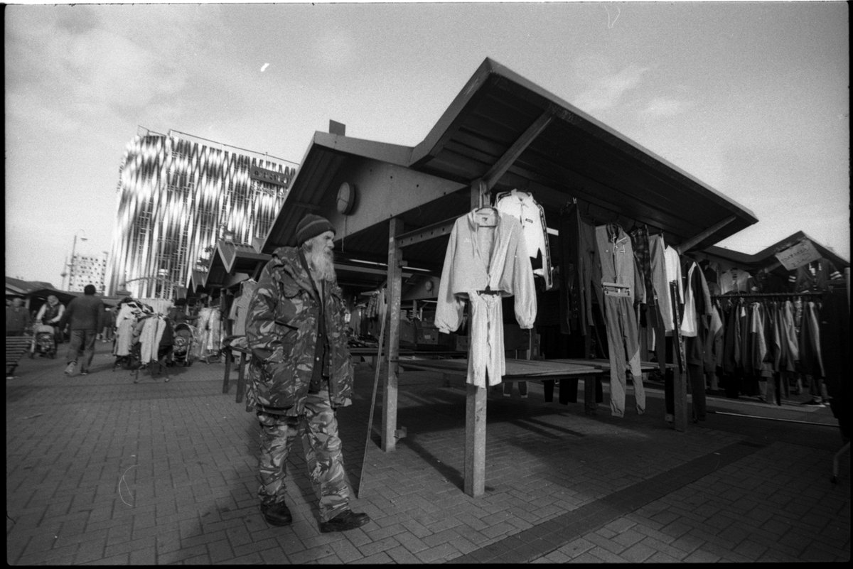 City life #leeds #streetcandid #analoguepeople #analog #shootfromthehip #zonefocus #nikonfe2 #17mm35 #leedsscenes #35mm #filmphotography #filmisalive #filmisnotdead #filmcollective #filmcommunity #ishootfilm #filmshooter #analog #thenorth