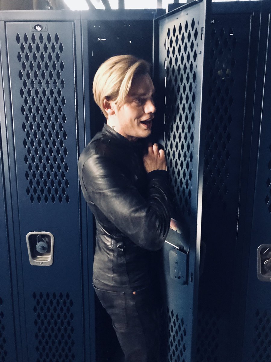 ShadowhuntersTV's tweet photo. When pranks don't go according to plan. Behind the scenes of #Shadowhunters Season 3B. https://t.co/VWYMuo9gdL