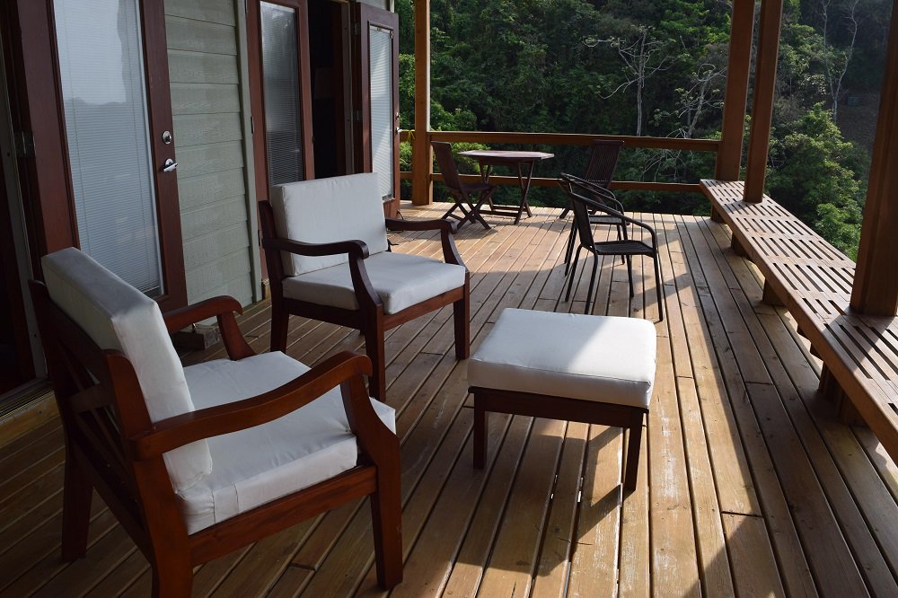 LalizeRoatan's tweet photo. A peak at the 3rd floor of L'Alize. Perfect for relaxing with a beverage and enjoying the view. 
#RoatanVacationHomes #WestBayBeach #RoatanHotels #CaribbeanGetaways https://t.co/jQeeQsCa17