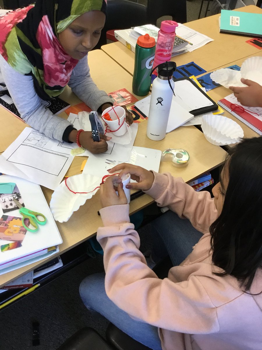 CougTeacher's tweet photo. Engineering process helps 6th graders build egg drop devices! #steam #TeachImlay https://t.co/Ze8th3BlxF