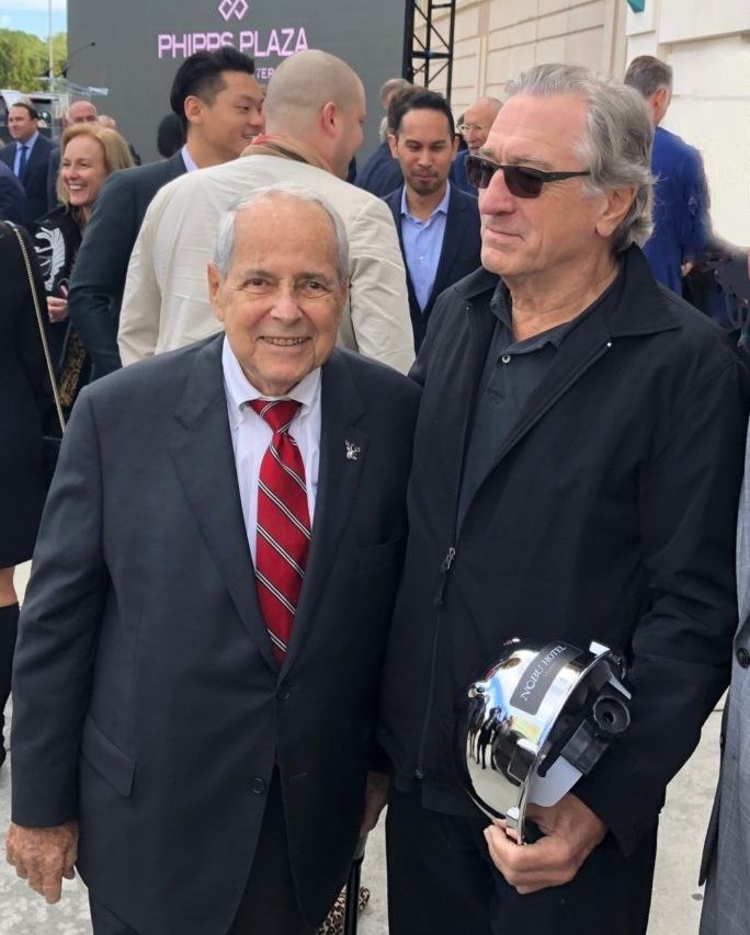 BuckheadView's tweet image. Can you name the special guest at Nobu&apos;s ground breaking at @shopphippsplaza? buckheadview.com/2018/10/18/con…