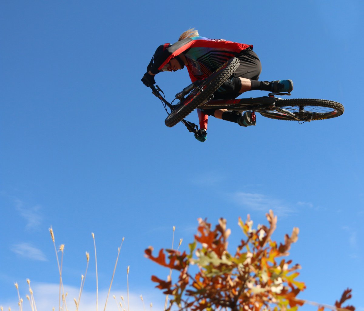 Soaring into the weekend! @kelleymtb going big on his @AlchemyBicycles Arktos 29! #alchemybicycles #arktos29 #codykelley