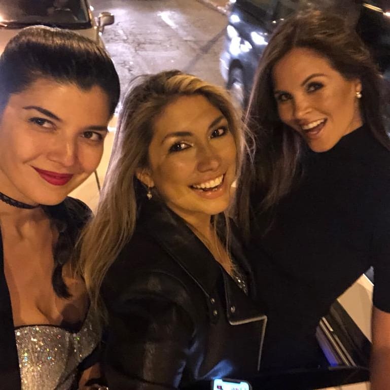 jimenarumini's tweet photo. Una noche linda con mis amigas @Nikitta_22 y @KatherineMayer https://t.co/q0bKFQrrcC