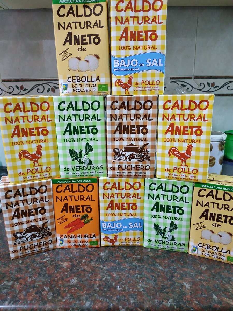 MamaRokera's tweet photo. Regalazoooo hoy de @madresfera  y @AnetoNatural !! Me encanta este detallazo mil gracias y seguimos dando caña al blog 😋 
Pensando en recetas para pobrar estos deliciosos caldos!! Al peque le encanto el de zanahoria 😋😋😋 #soyaneter https://t.co/ENh4Ftij6p