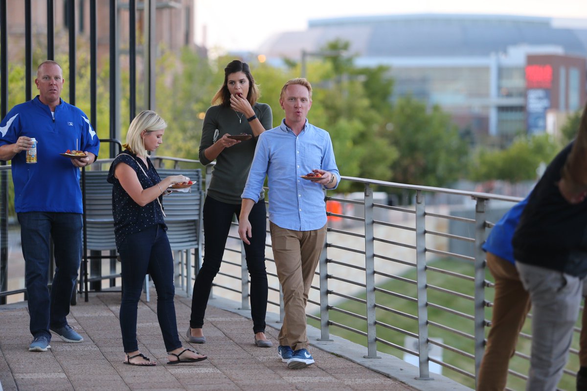 PromoSeminar's tweet image. #TFW there's no line at the buffet...🤤 #MiLBPS @cchooks @iamJDDavis