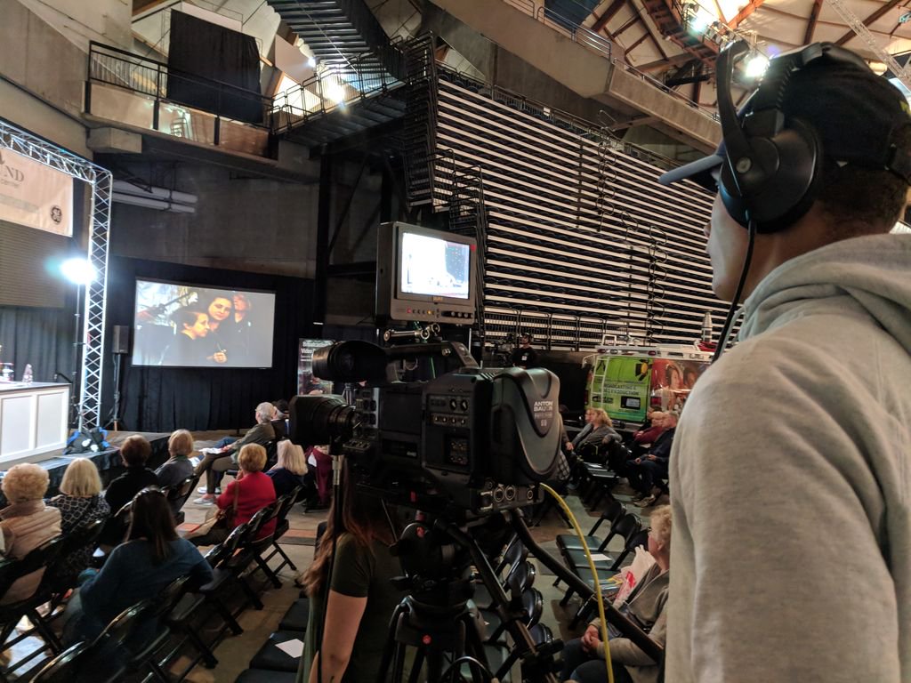 BatesProduction's tweet image. #Batesbroadcastvideoproduction #students shooting live cooking shows at  the #Tacomaholidayfoodandgiftfestival #liveproduction #batestechnical