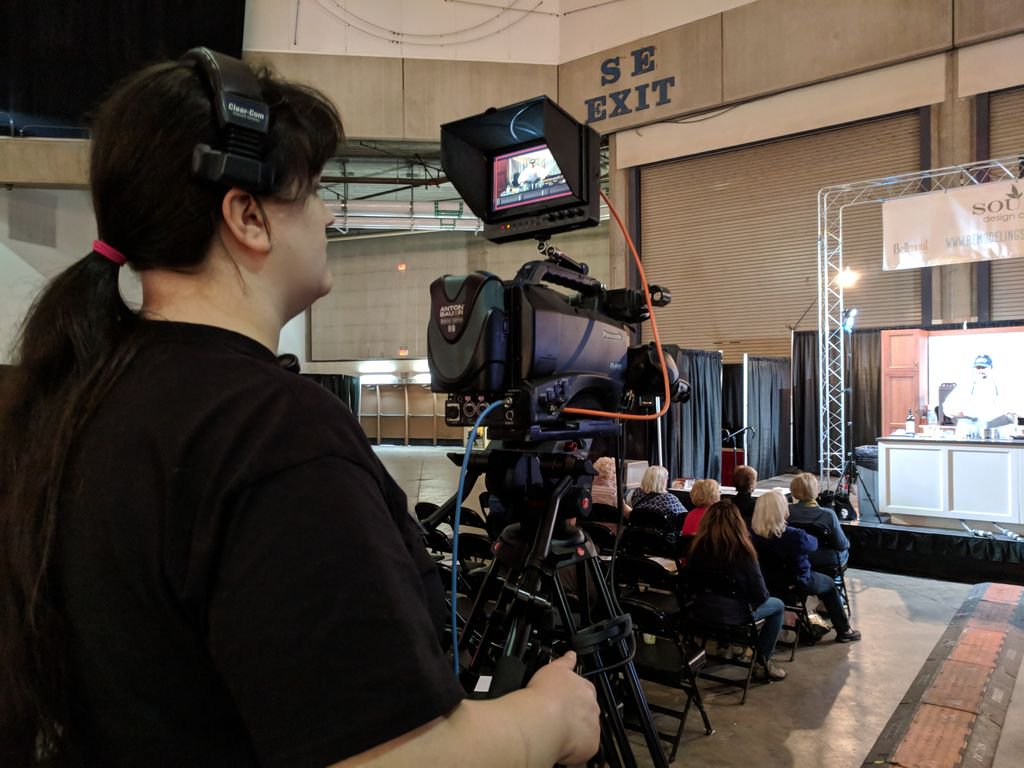 BatesProduction's tweet image. #Batesbroadcastvideoproduction #students shooting live cooking shows at  the #Tacomaholidayfoodandgiftfestival #liveproduction #batestechnical