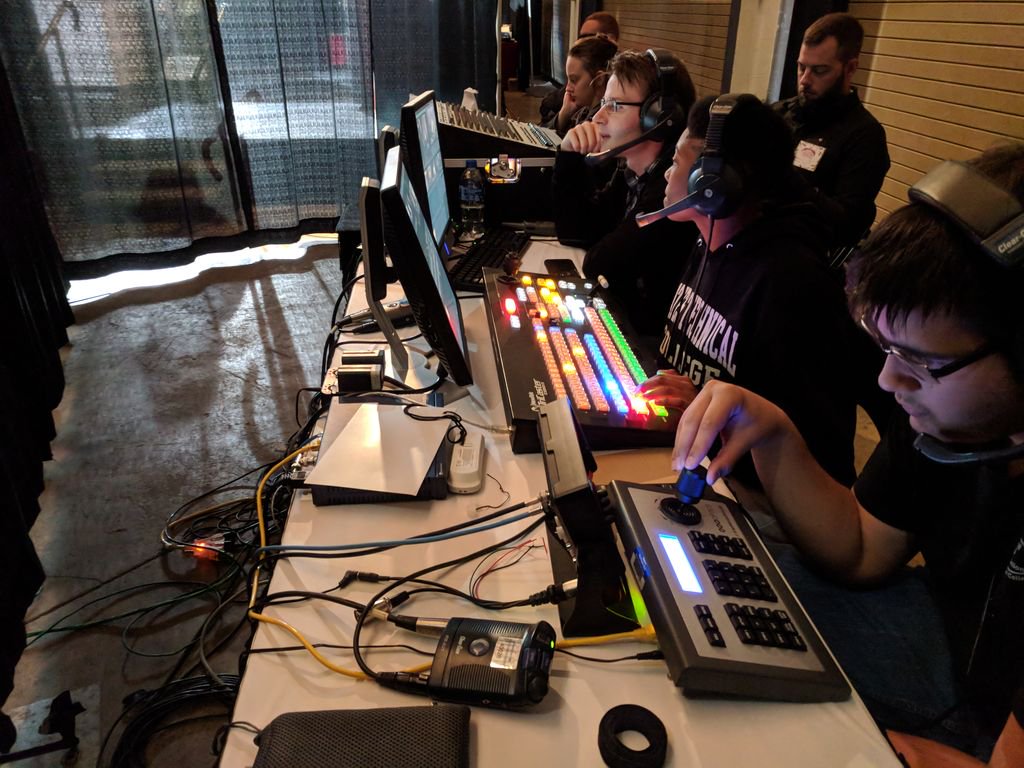 BatesProduction's tweet image. #Batesbroadcastvideoproduction #students shooting live cooking shows at  the #Tacomaholidayfoodandgiftfestival #liveproduction #batestechnical