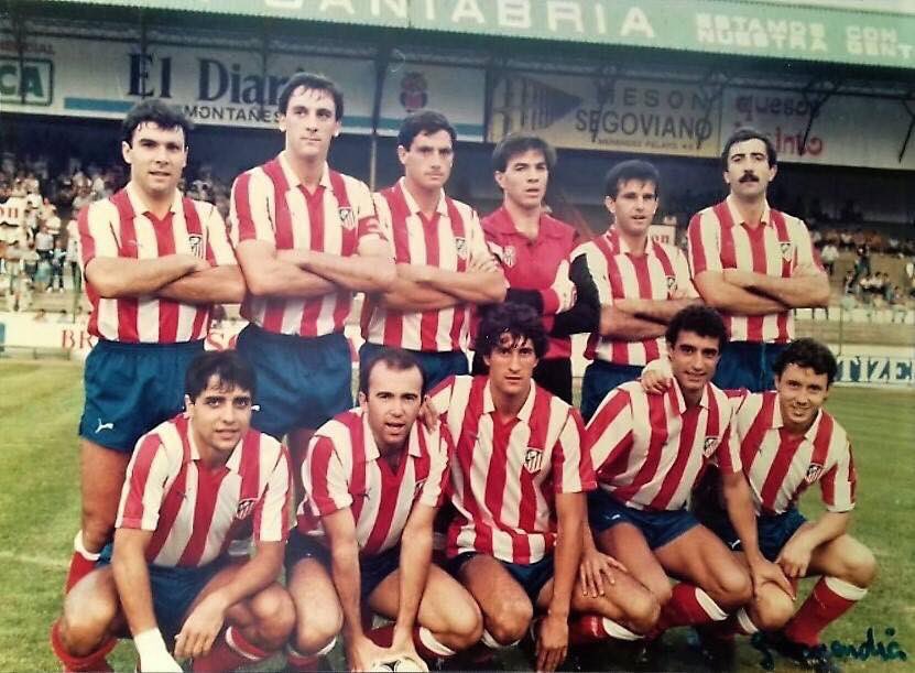 FOTOS HISTORICAS O CHULAS  DE FUTBOL - Página 2 Dp5iEJPWsAUSn0g