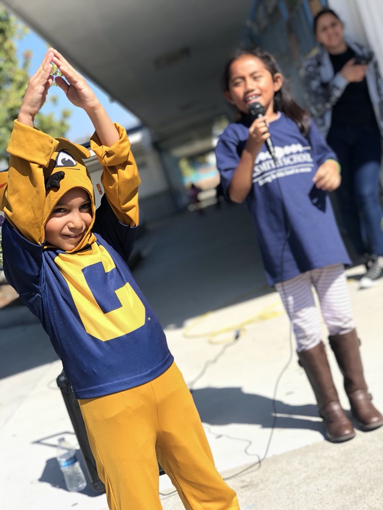 bowteesta's tweet photo. WE ARE #collegebound !!!@KSmithSchool all classes shared their college spirit and cheer for #collegeday https://t.co/83njRiHvUy