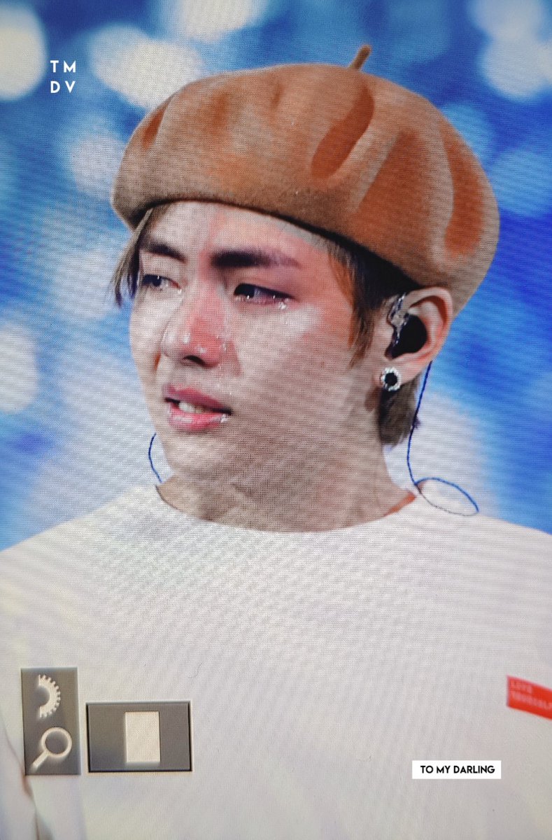 Crying because i dont have a taehyung in my life brbrbrbrrb