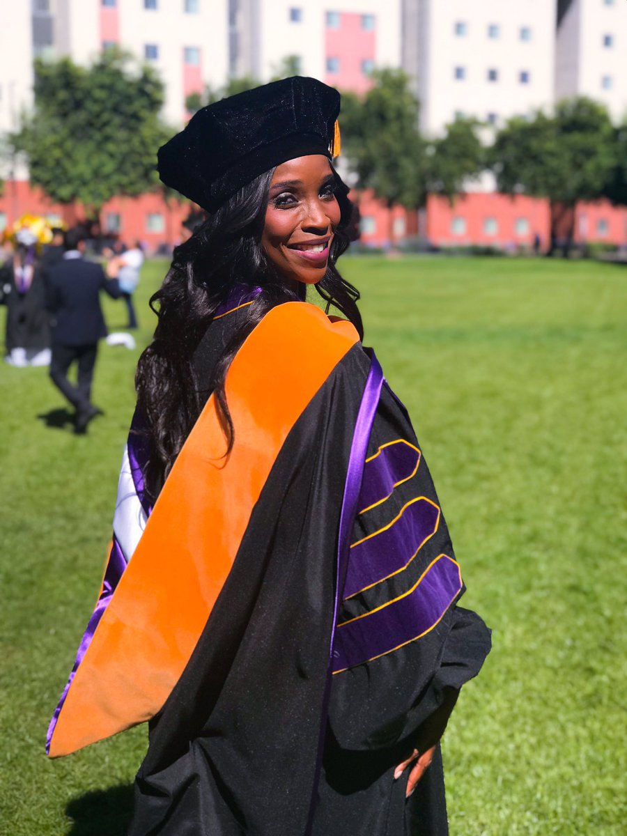 _JasmineCarter's tweet image. Congratulations DOCTOR Kena Carter! You did THAT, girl! We love you! #GCU2018 #DNP #IssaDoctor