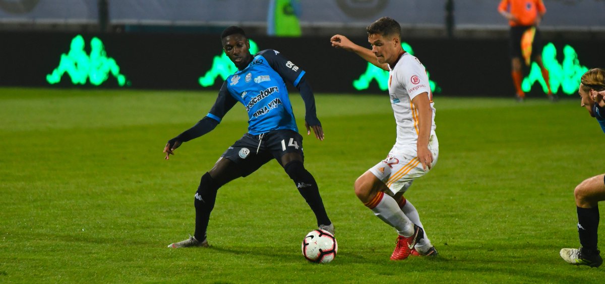 ToursFC's tweet photo. 📝 Le résumé de la rencontre 👇
Les tourangeaux avaient à cœur de prendre enfin les trois points à la Vallée du Cher. Hélas, un @OfficielRAF séduisant a cueilli le TFC juste avant et après la mi-temps. #TOURSRAF
🔗 https://t.co/BawqZLn8ad https://t.co/rWGbYw5NQX