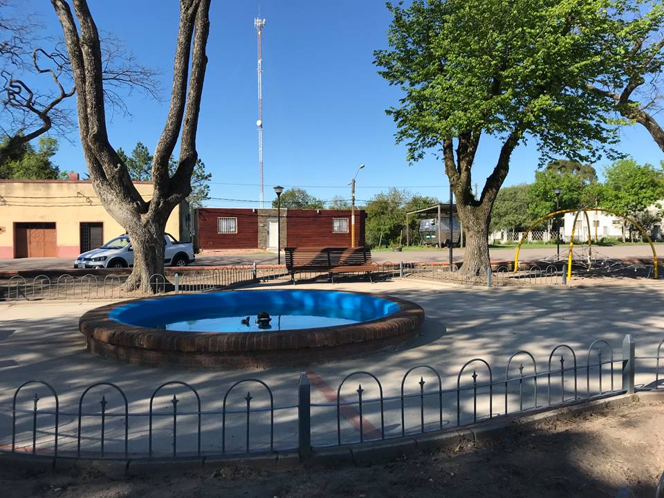 AlcaldesPN's tweet photo. #AlcaldesPN
Alcalde Oscar Viera

Se llevó a cabo la inauguración de las obras de remodelación interior de Plaza de los Treinta y Tres Orientales. https://t.co/sxQgfrHbBB