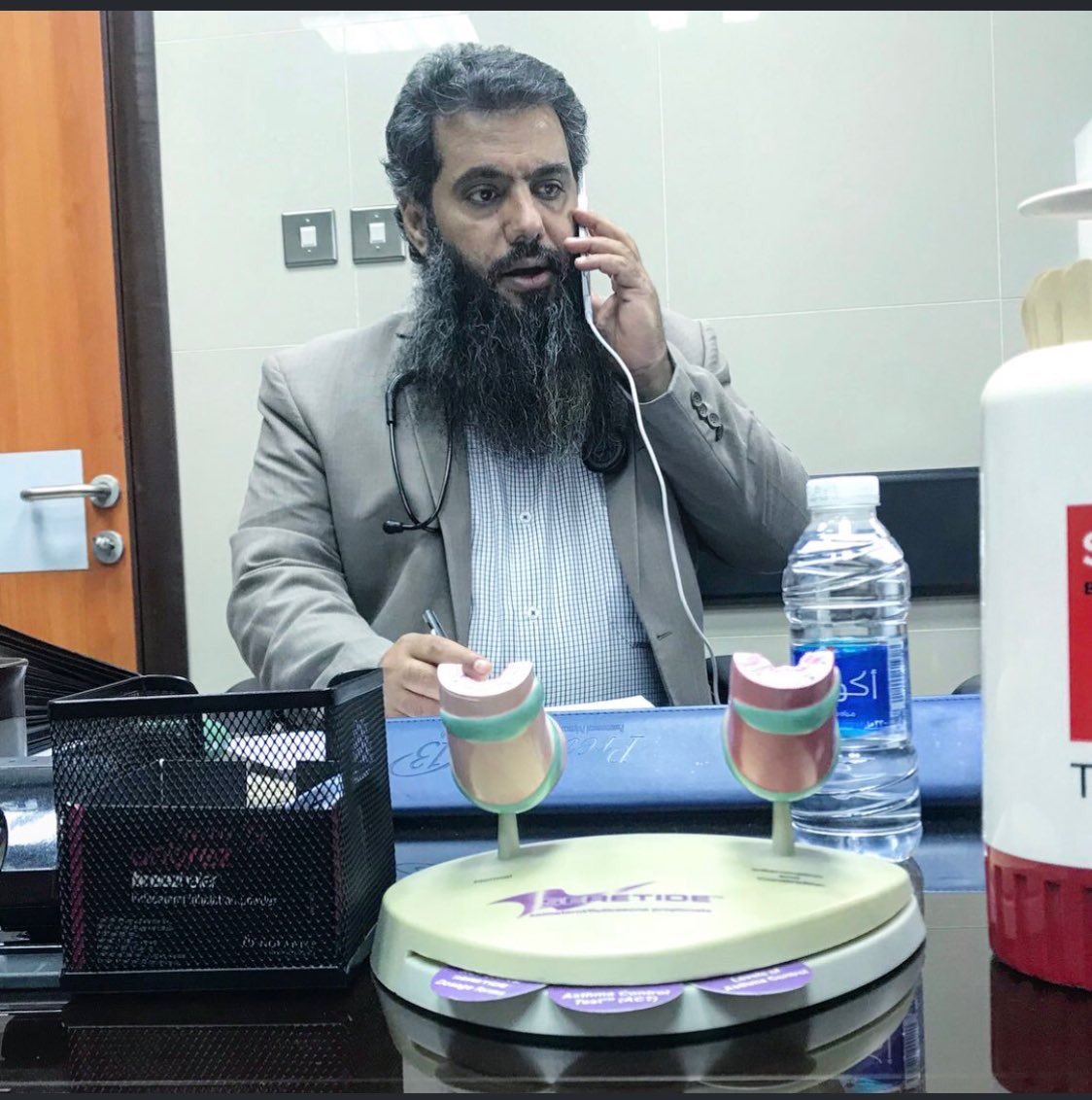 اتقدم بجزيل الشكر 

للأخ العزيز الدكتور / صالح ذياب الشلاحي ، على مايقدمه من مجهود للمرضه في مستشفي العدان حتي في اجازته وفي منتصف الليل يتجاوب مع الجميع .

شكرا يابو عبدالحكيم وماهي غريبة عليك 🌹