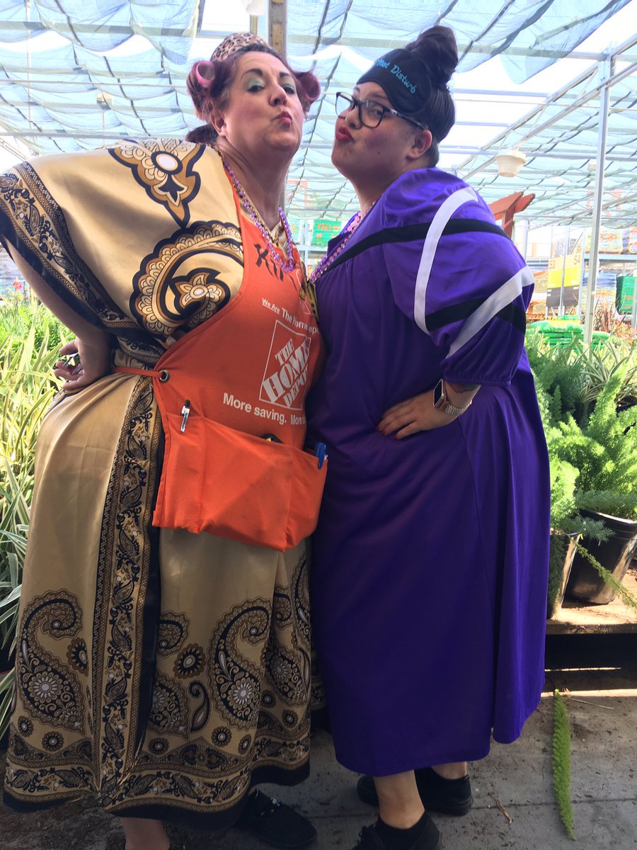Efra6674's tweet photo. Pajama day for CAM ... our services supervisor and specialty supervisor dressed to empress ... showing love for our amazing front end ! #CrewFromTheView #PacNorthProud #WeAreD20 #CAM2018 #1003view https://t.co/0ij5JWg5Gr