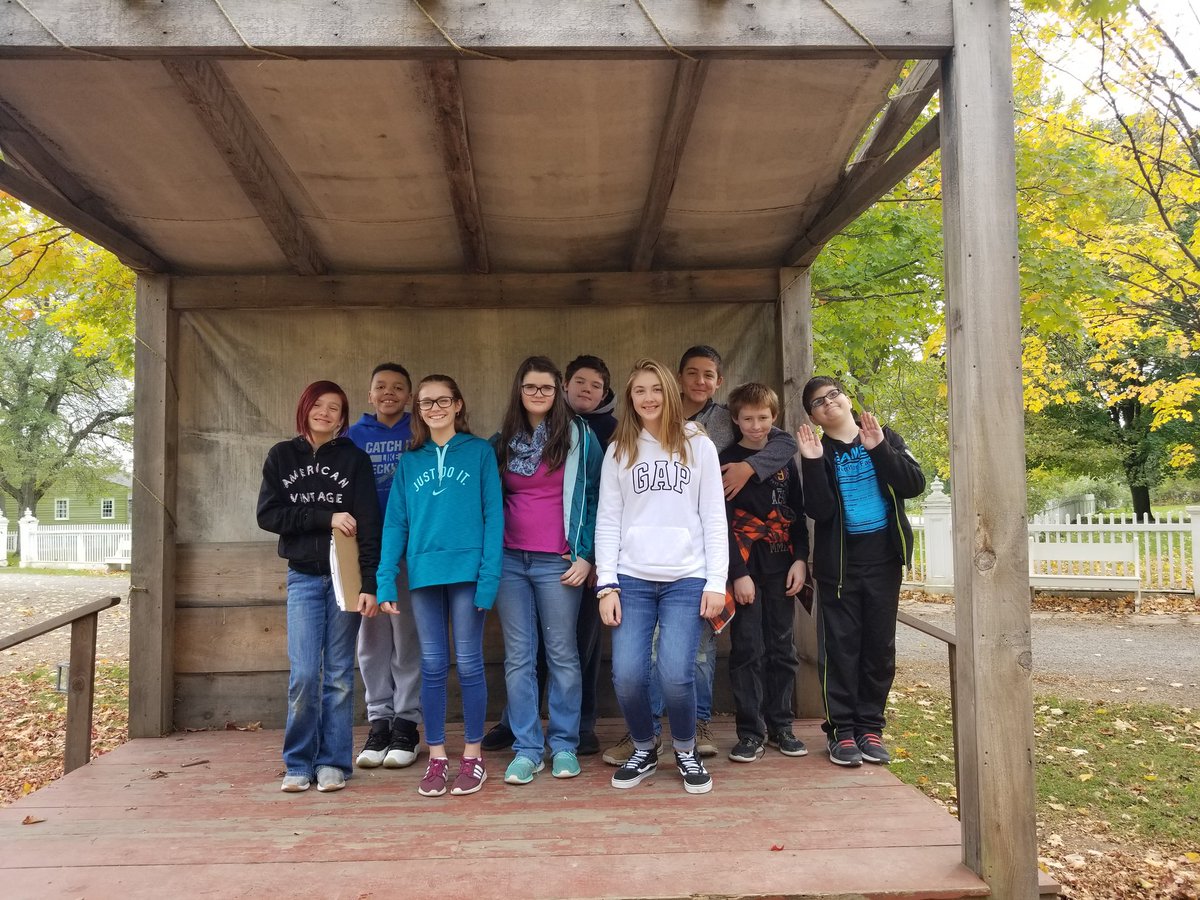 WatCaseYellow's tweet photo. Happy students while learning about history! @GCVandM https://t.co/5uiTfe72B1